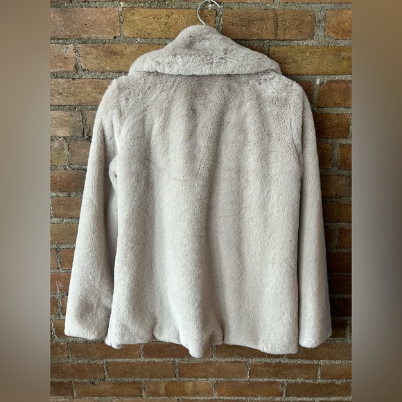 Rachel Zoe gorgeous faux fur jacket. Color is cream with a subtle pink tint. - Picture 2 of 5